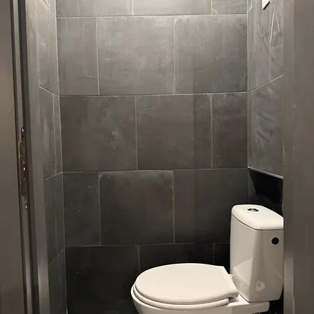 Des Choraux 住宿加早餐酒店 图尔奈